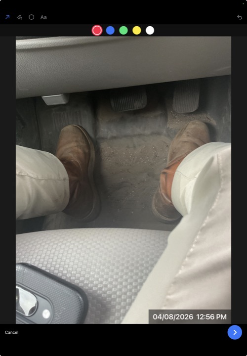 Full-screen markup editor showing a construction photo with annotation tools